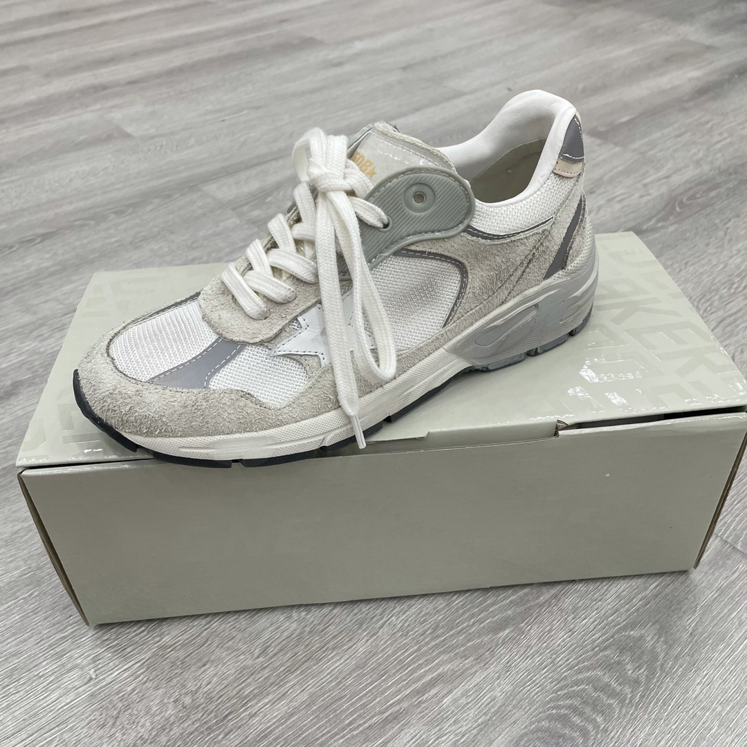 Golden Goose Sneakers-101