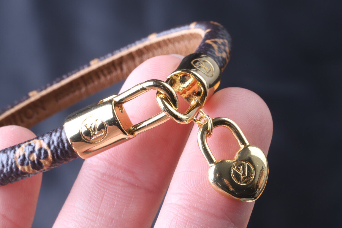 LV Bracelet-1