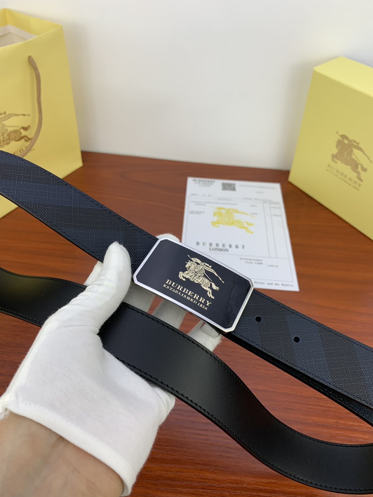 Burberry belt-89
