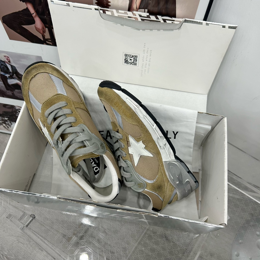 Golden Goose Sneakers-76
