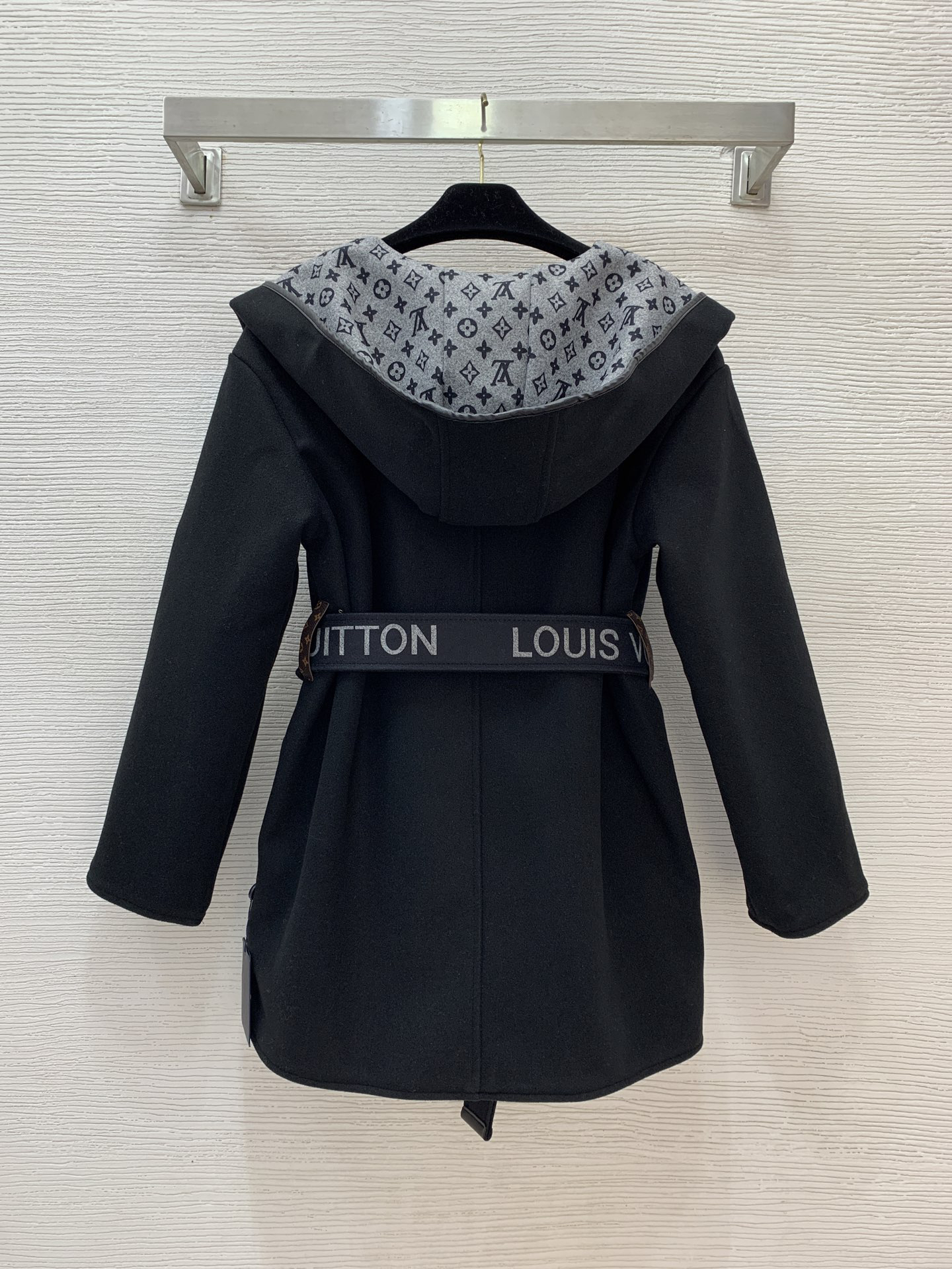 LV Clothing-335