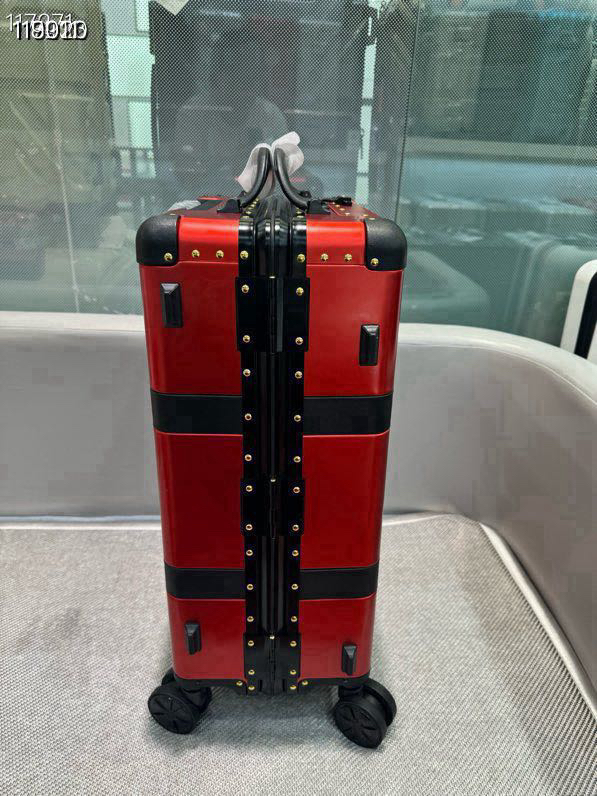Gucci luggage-12