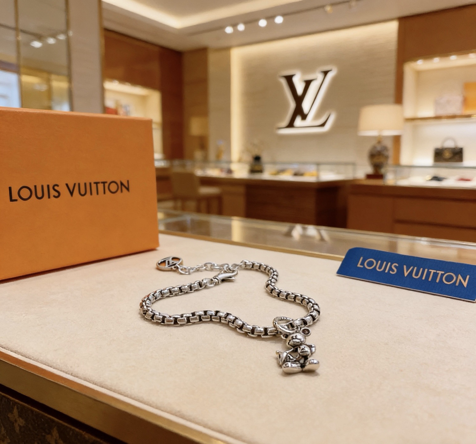 LV Bracelet-85