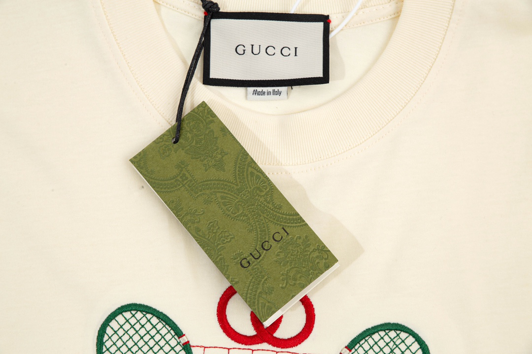 Gucci clothing-60