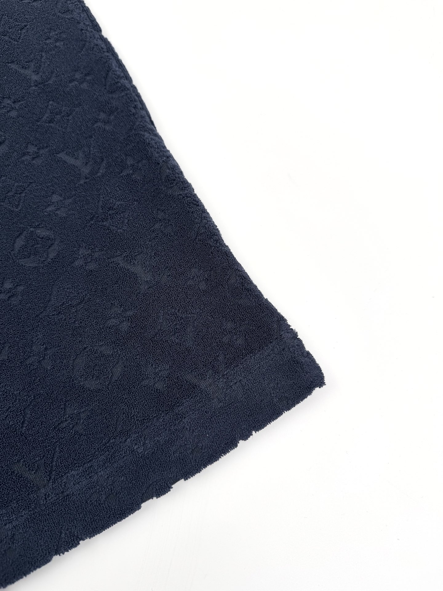 LV clothing-200