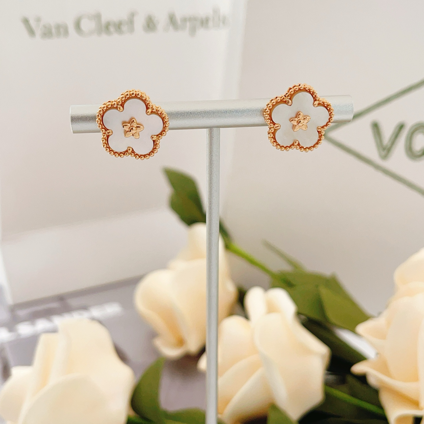 Van Cleef & Arpels earring-111
