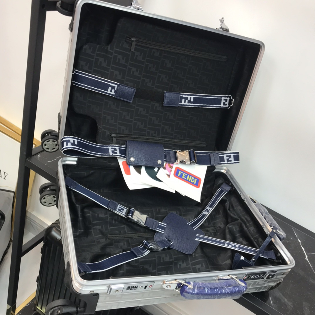 Fendi luggage-18