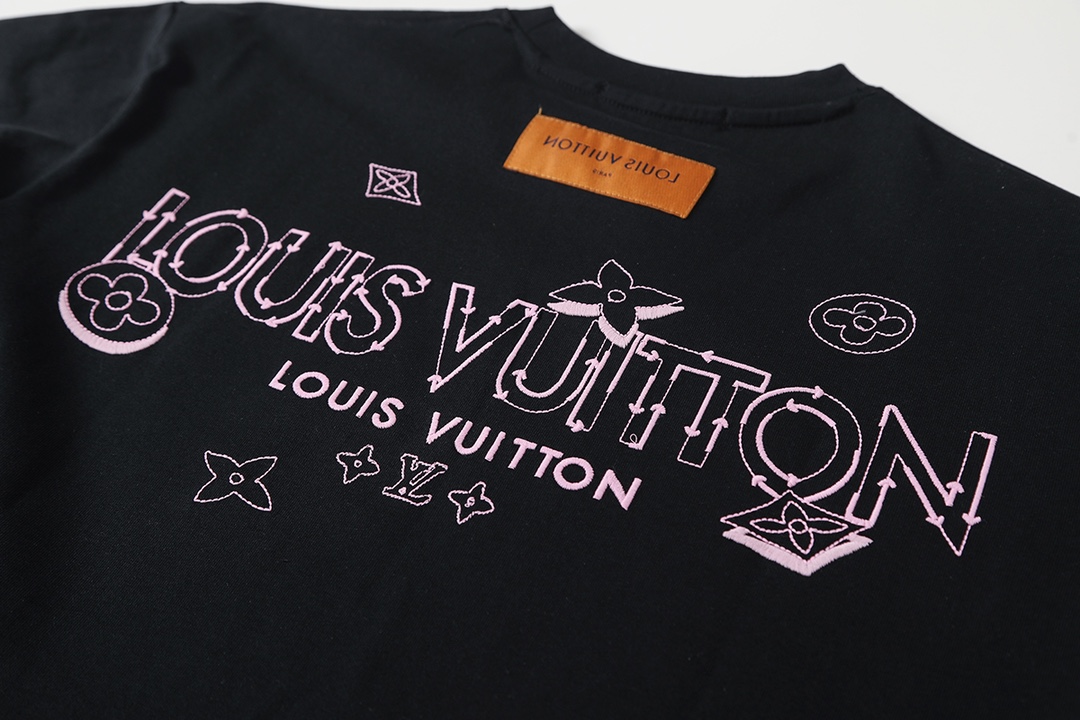 LV clothing-185