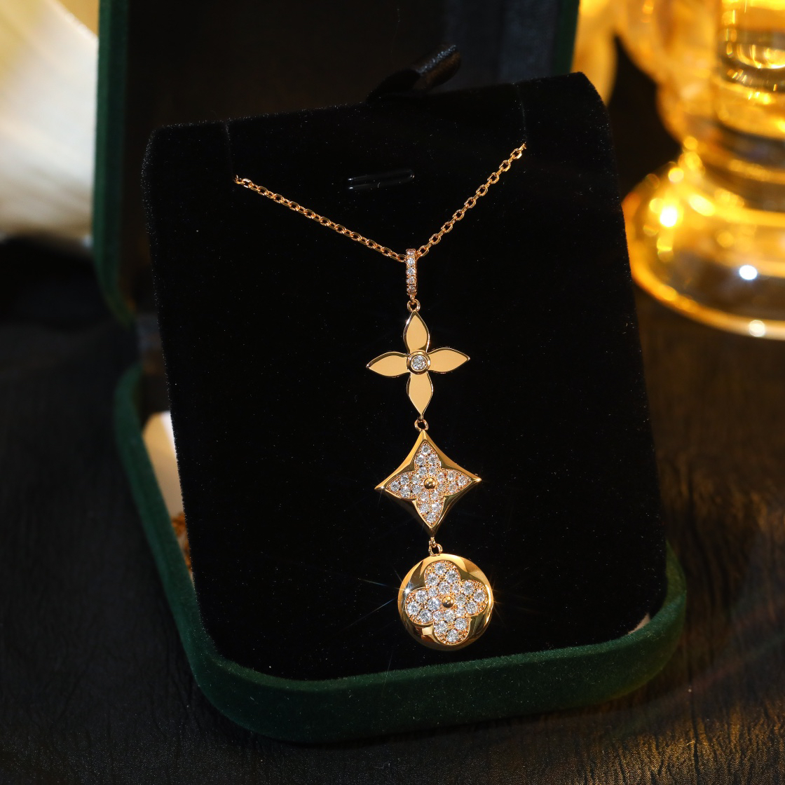 LV necklace-48
