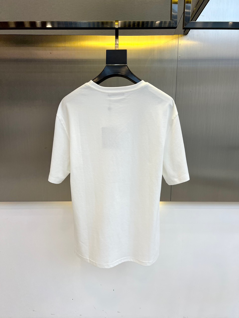 LV clothing-235