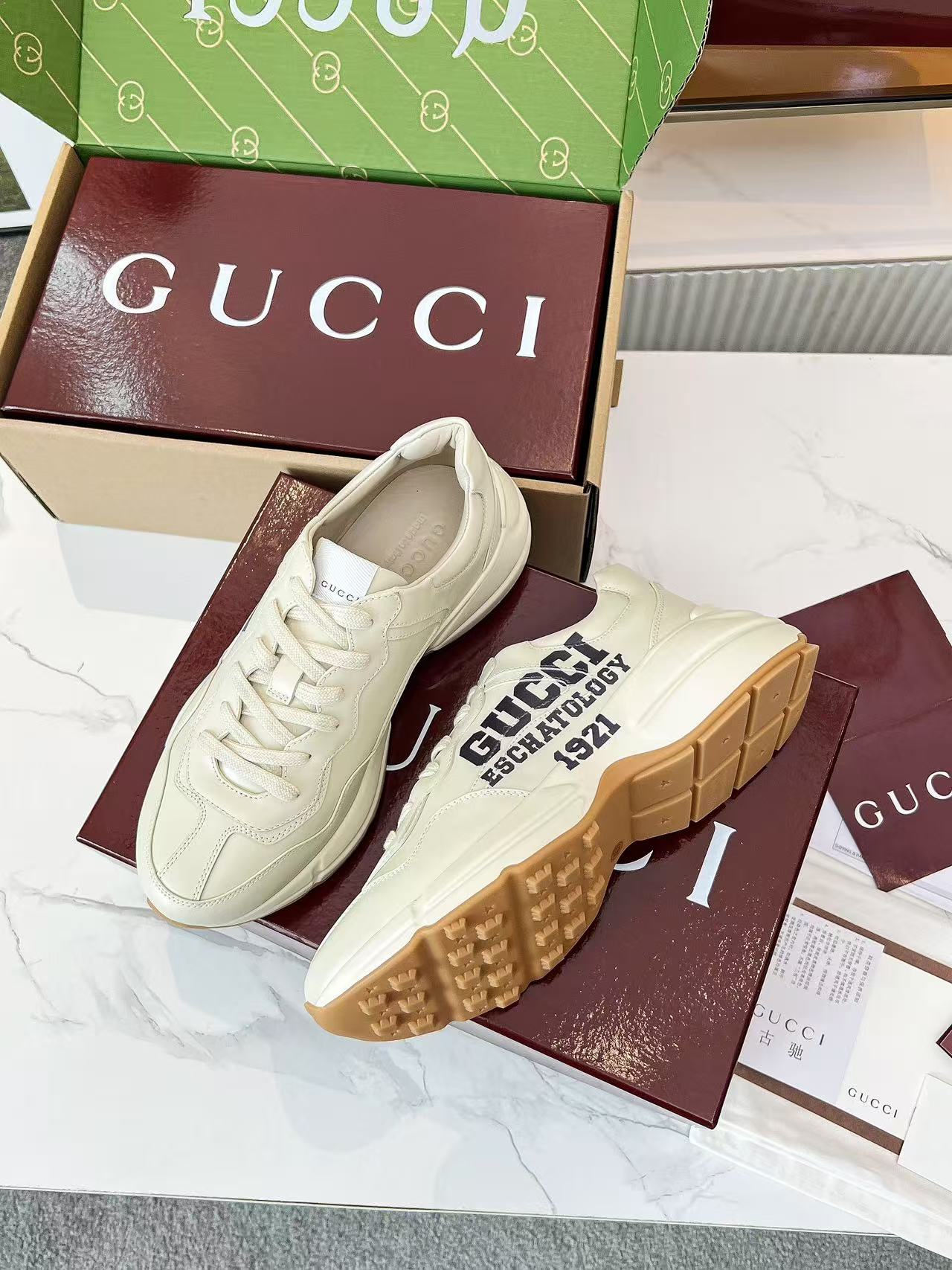 Gucci Sneakers-185