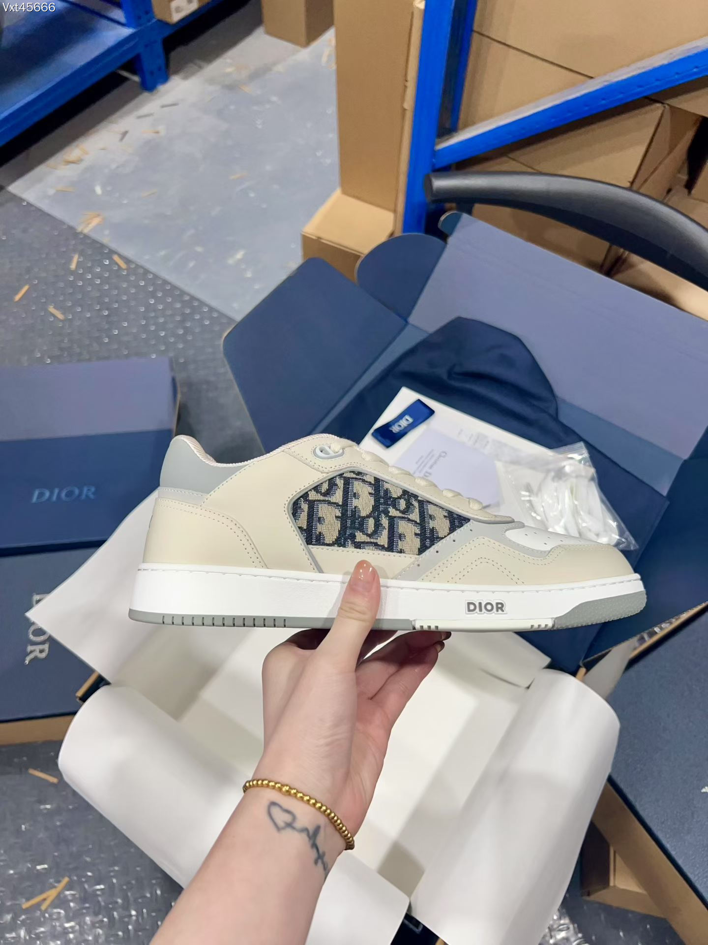 Dior Sneakers-15