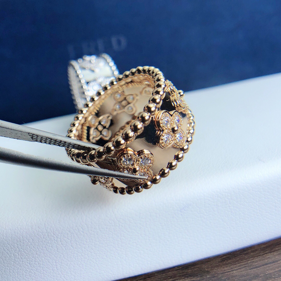 Van Cleef & Arpels ring-109