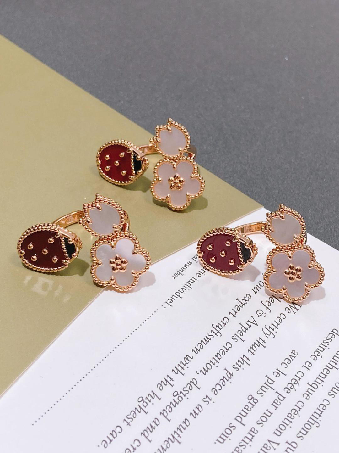 Van Cleef & Arpels ring-32