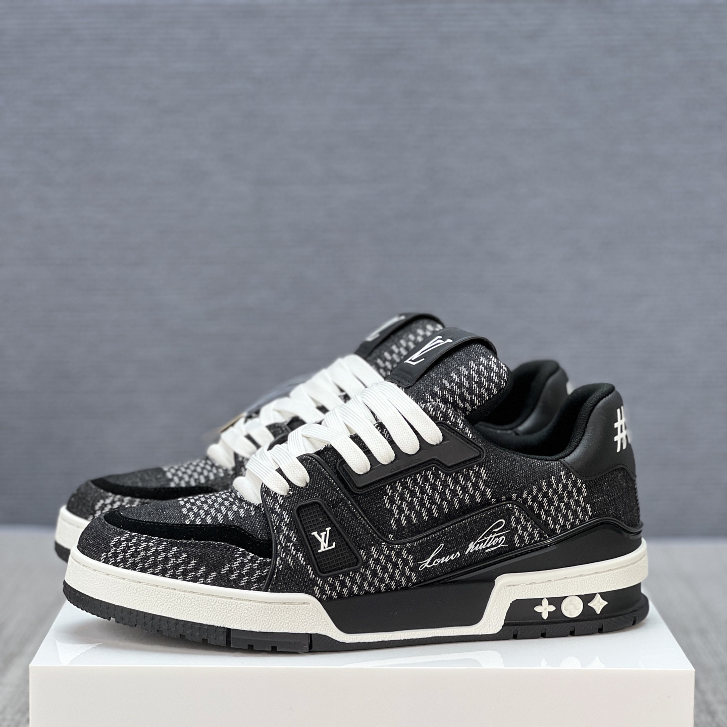 Lv Sneakers-152