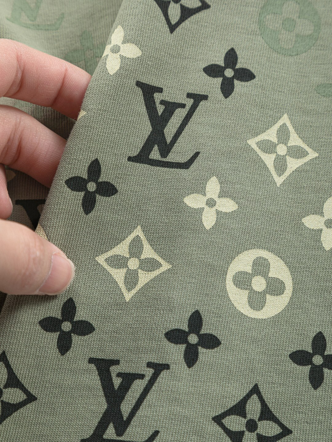 LV clothing-97
