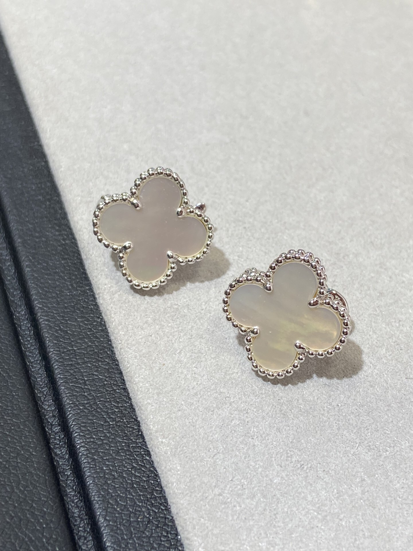 Van Cleef & Arpels earring-3