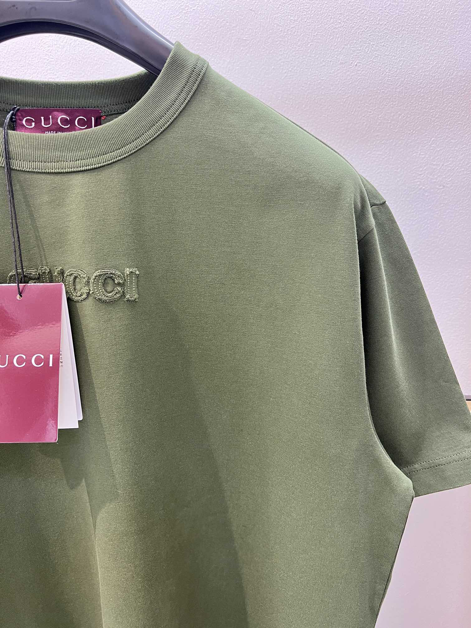 Gucci Clothing-11