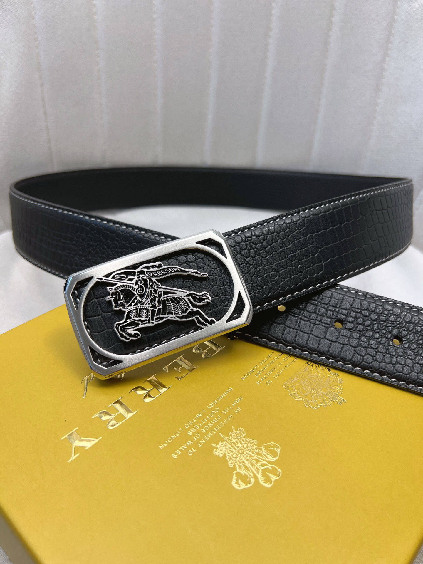 Burberry belt-81