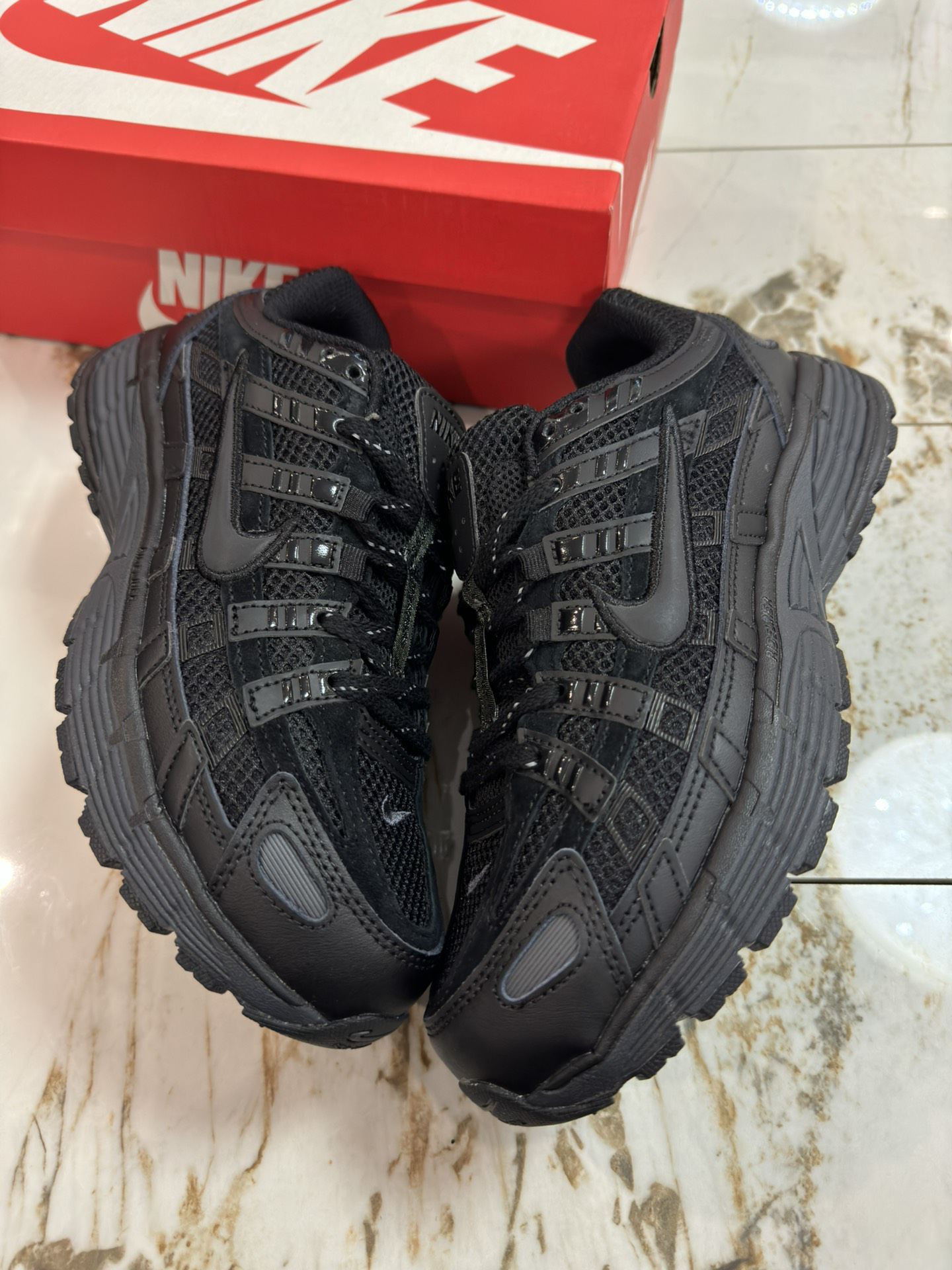 Nike Sneakers-235