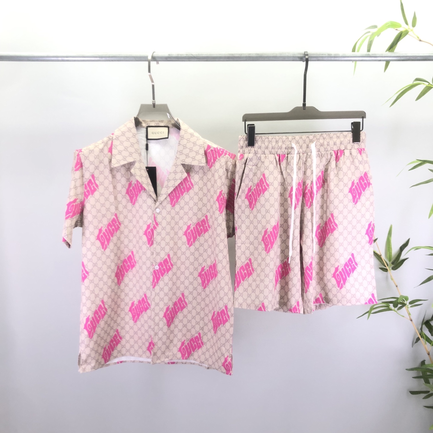 Gucci Clothing-117