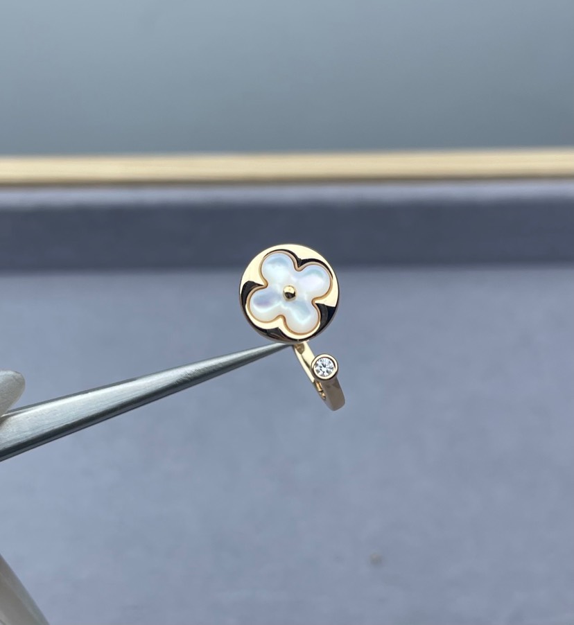 LV ring-34