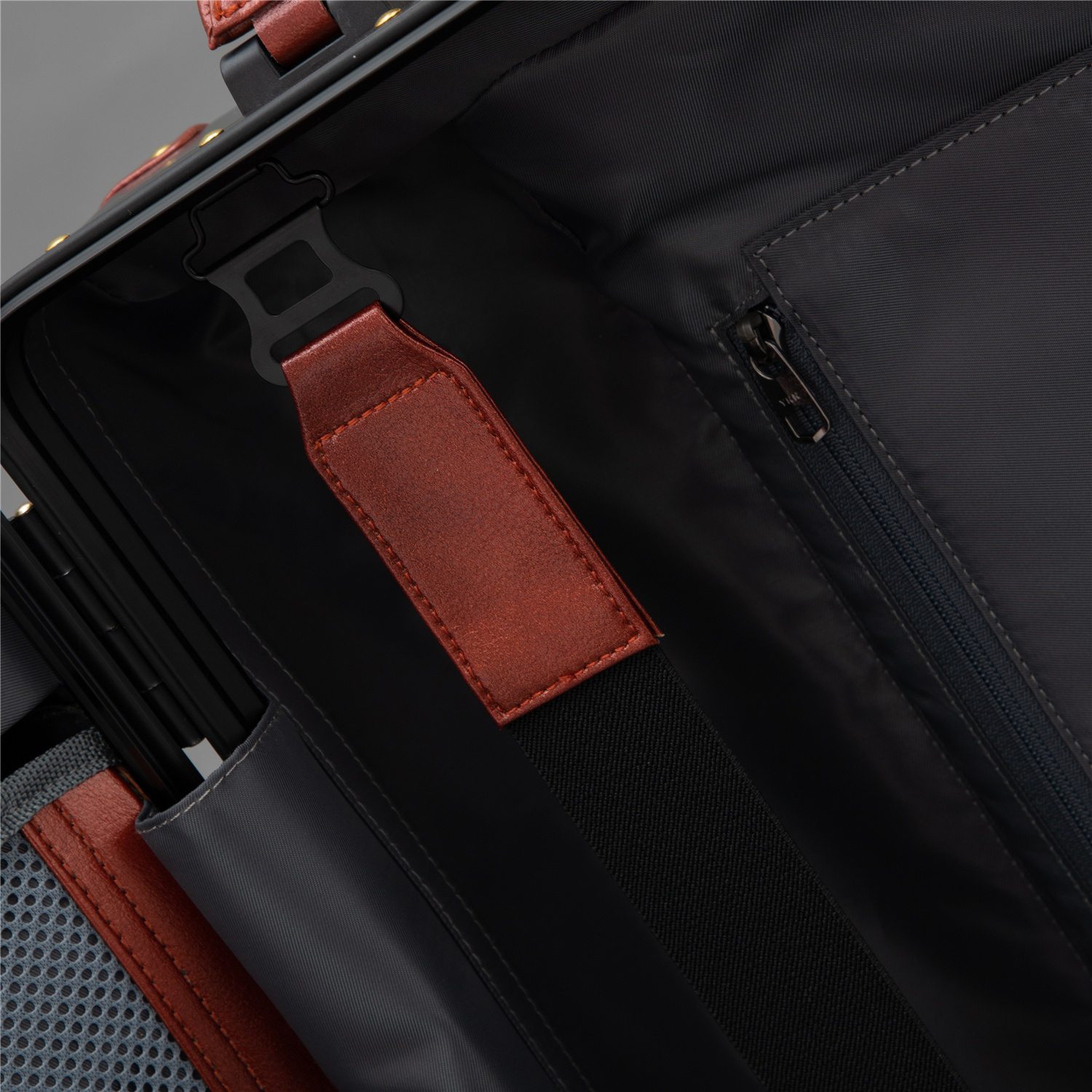 Gucci luggage-13