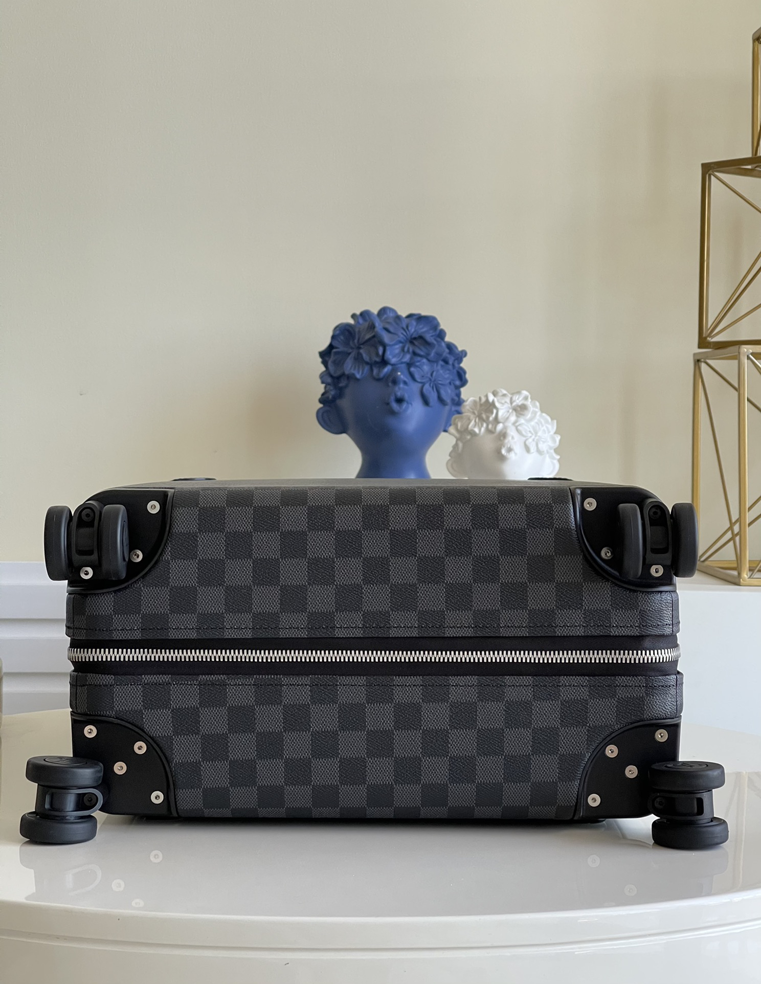 LV luggage-46