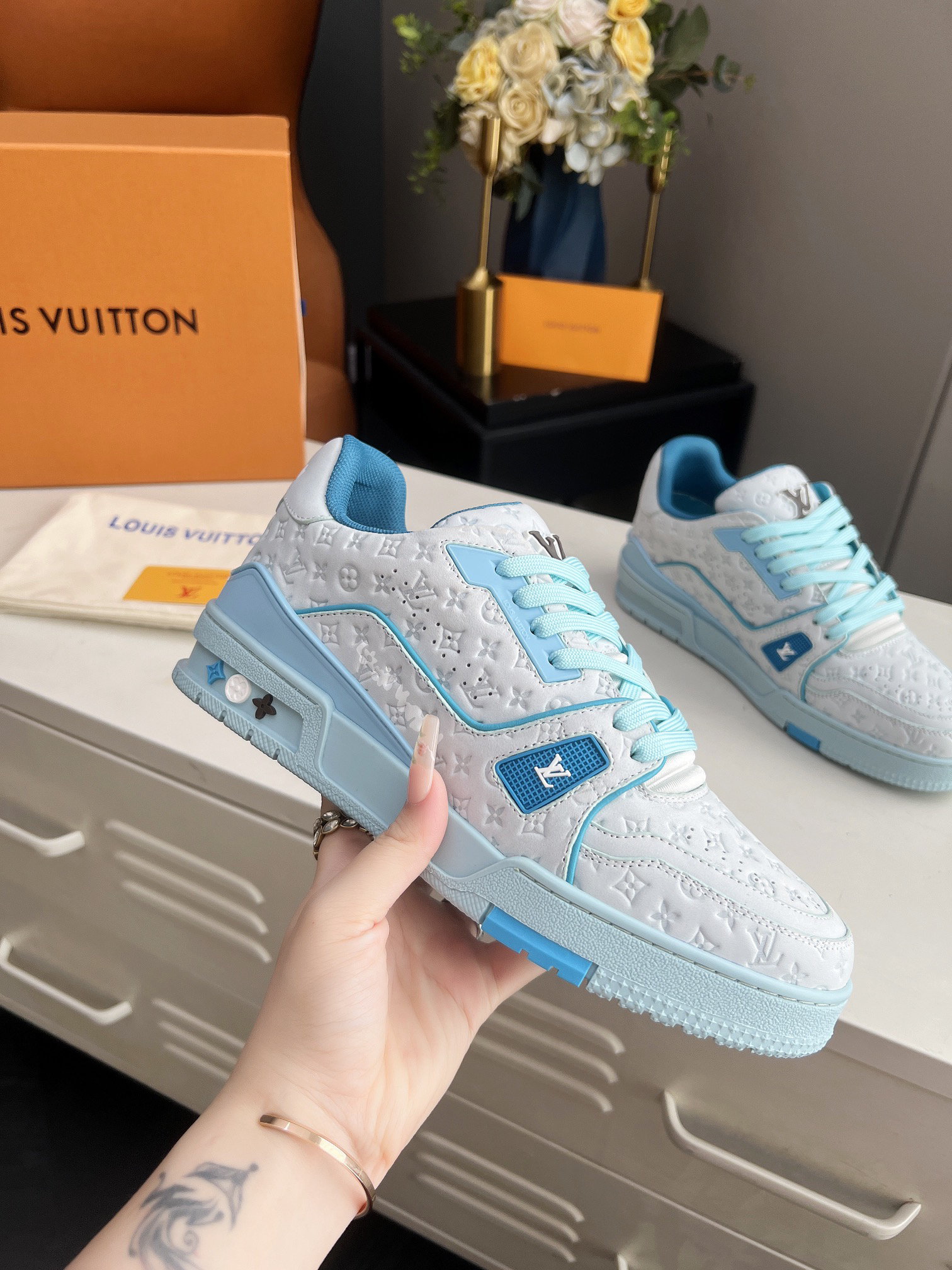 Lv Sneakers-56
