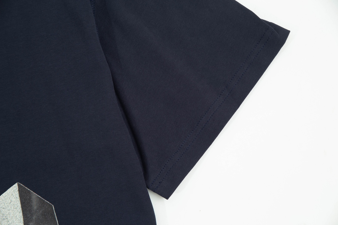 LV clothing-74