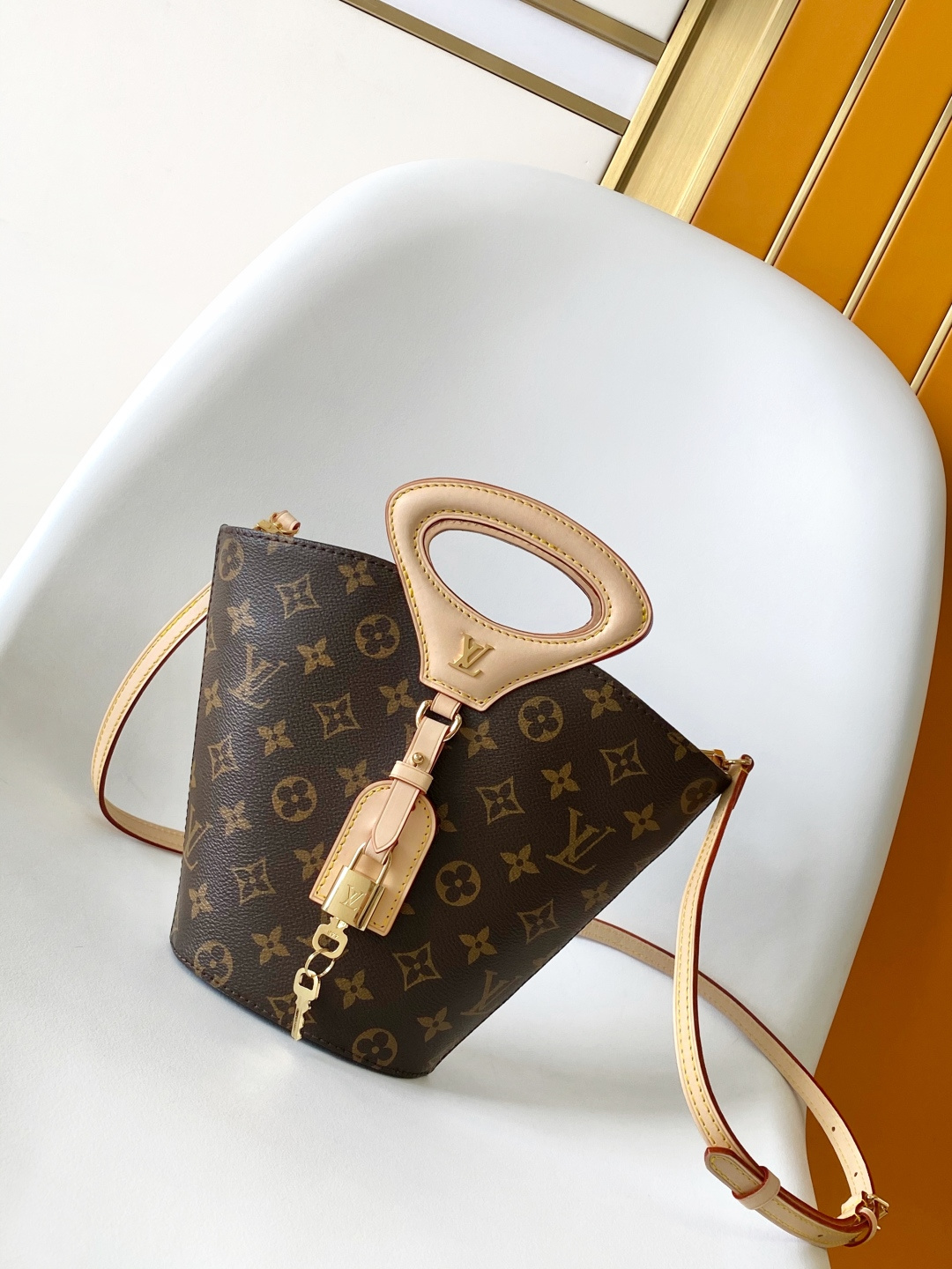 Louis Vuitton Hot New Product-26