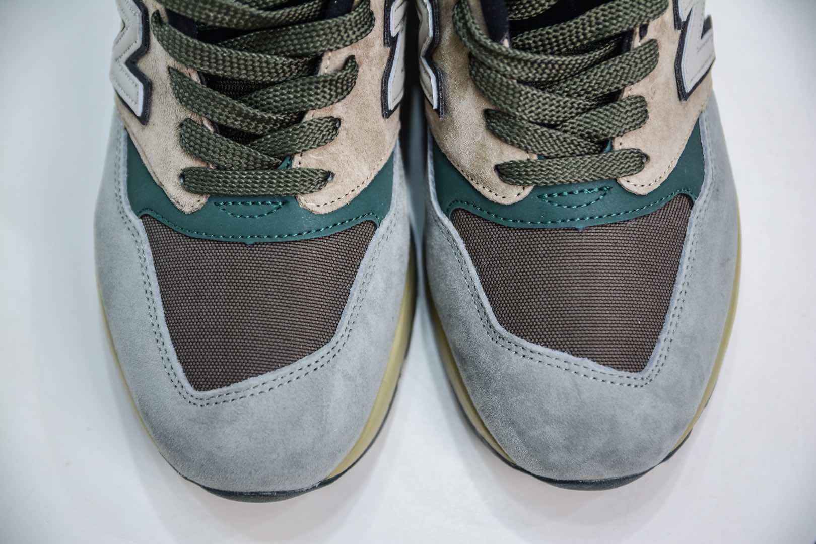 New Balance Sneakers-374