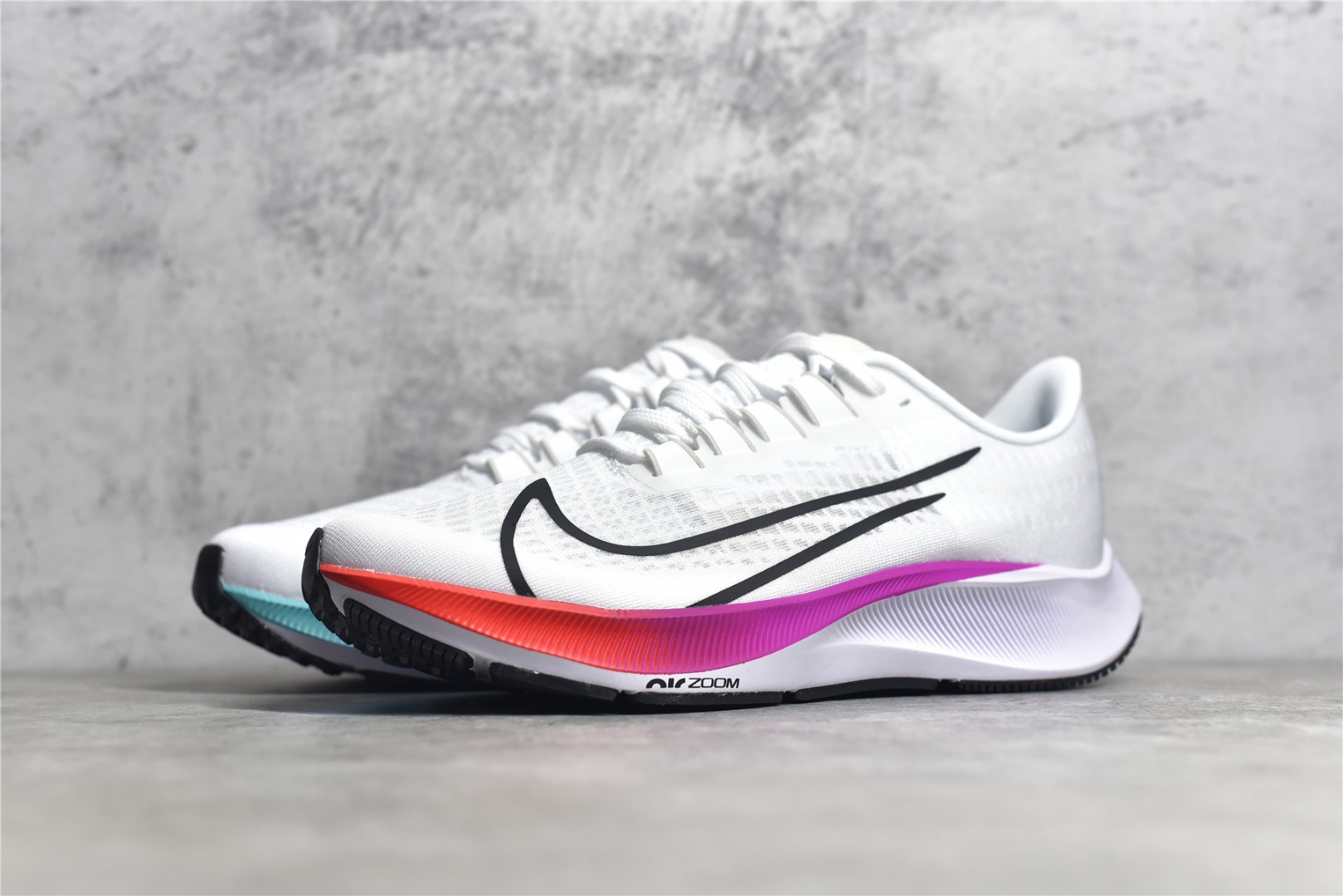 Nike Sneakers-210