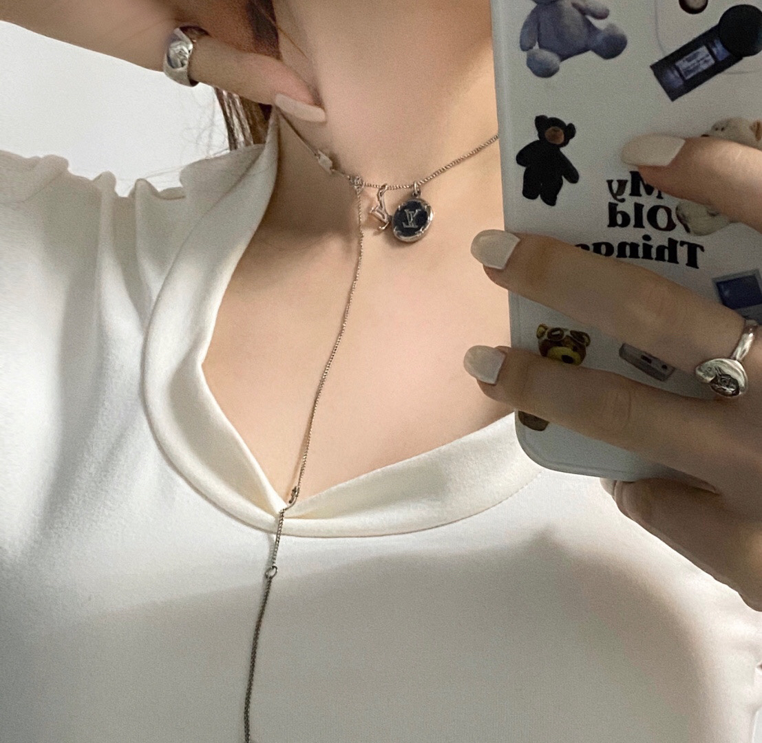 LV necklace-83