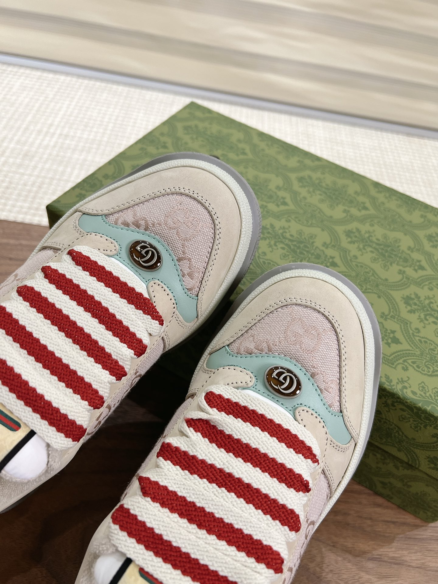 Gucci Sneakers-144