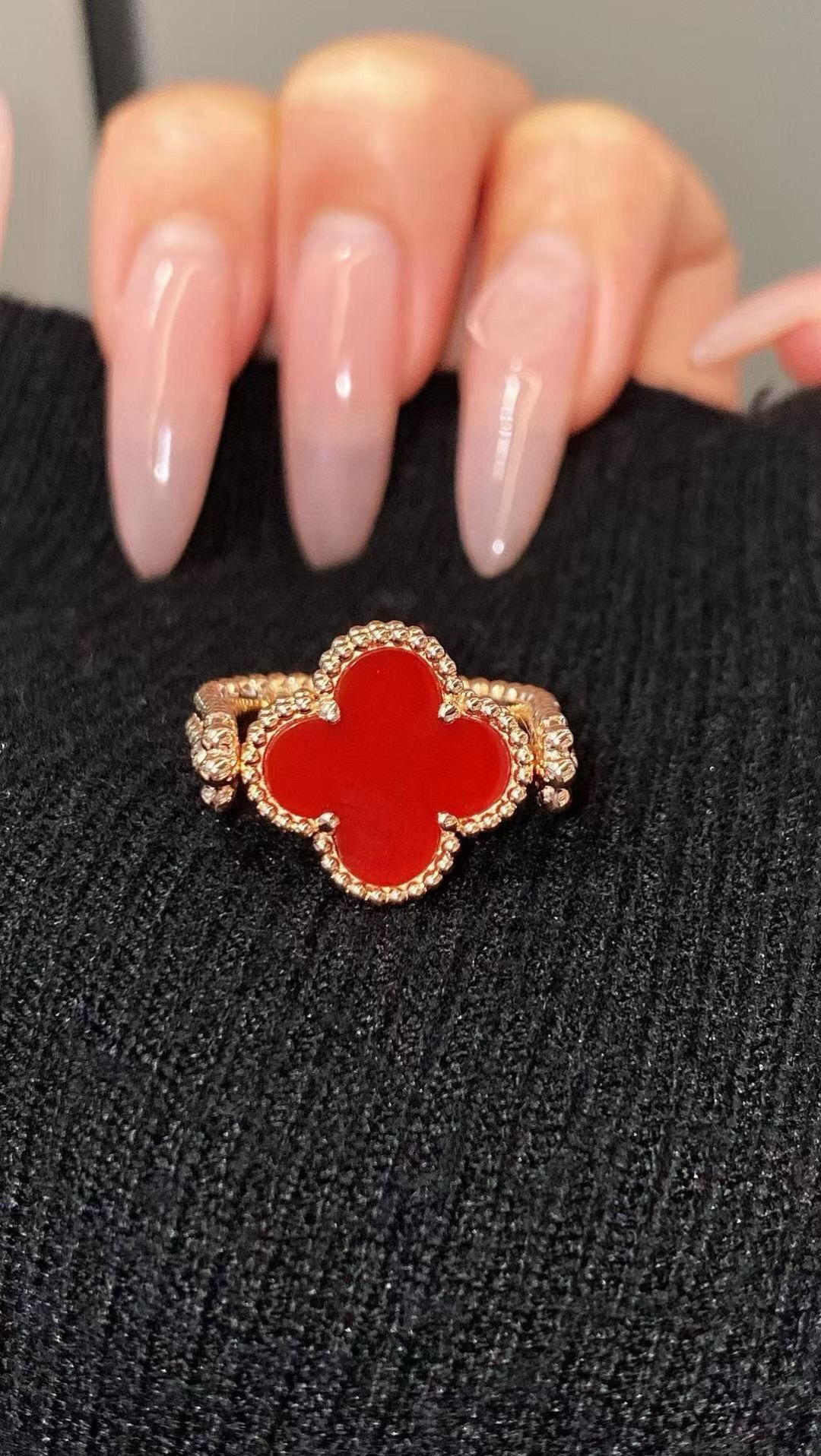 Van Cleef & Arpels ring-97