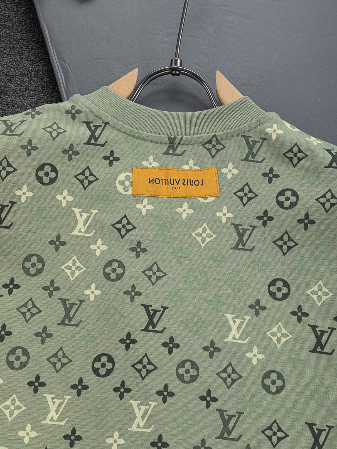 LV clothing-97