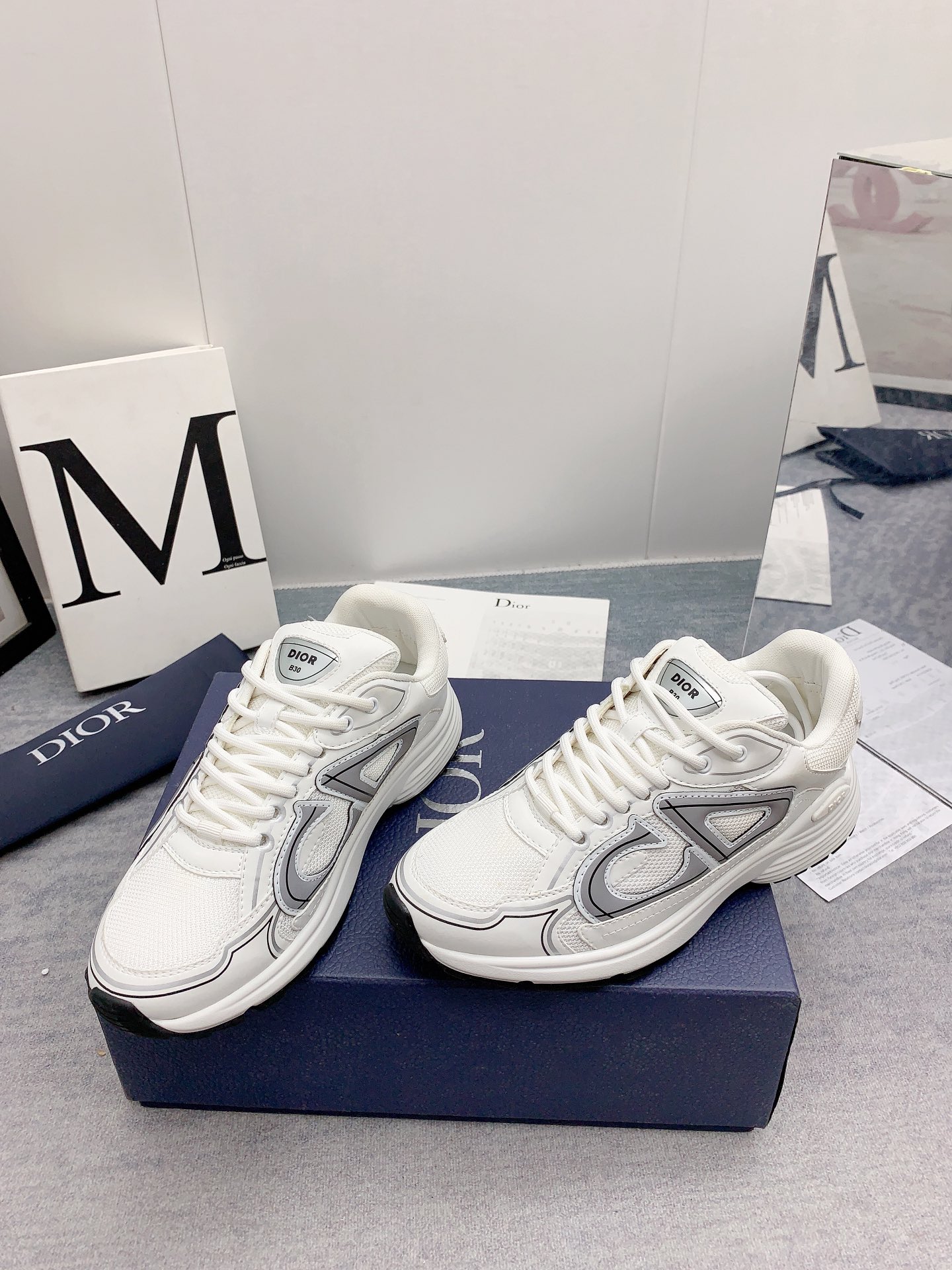 Dior Sneakers-105