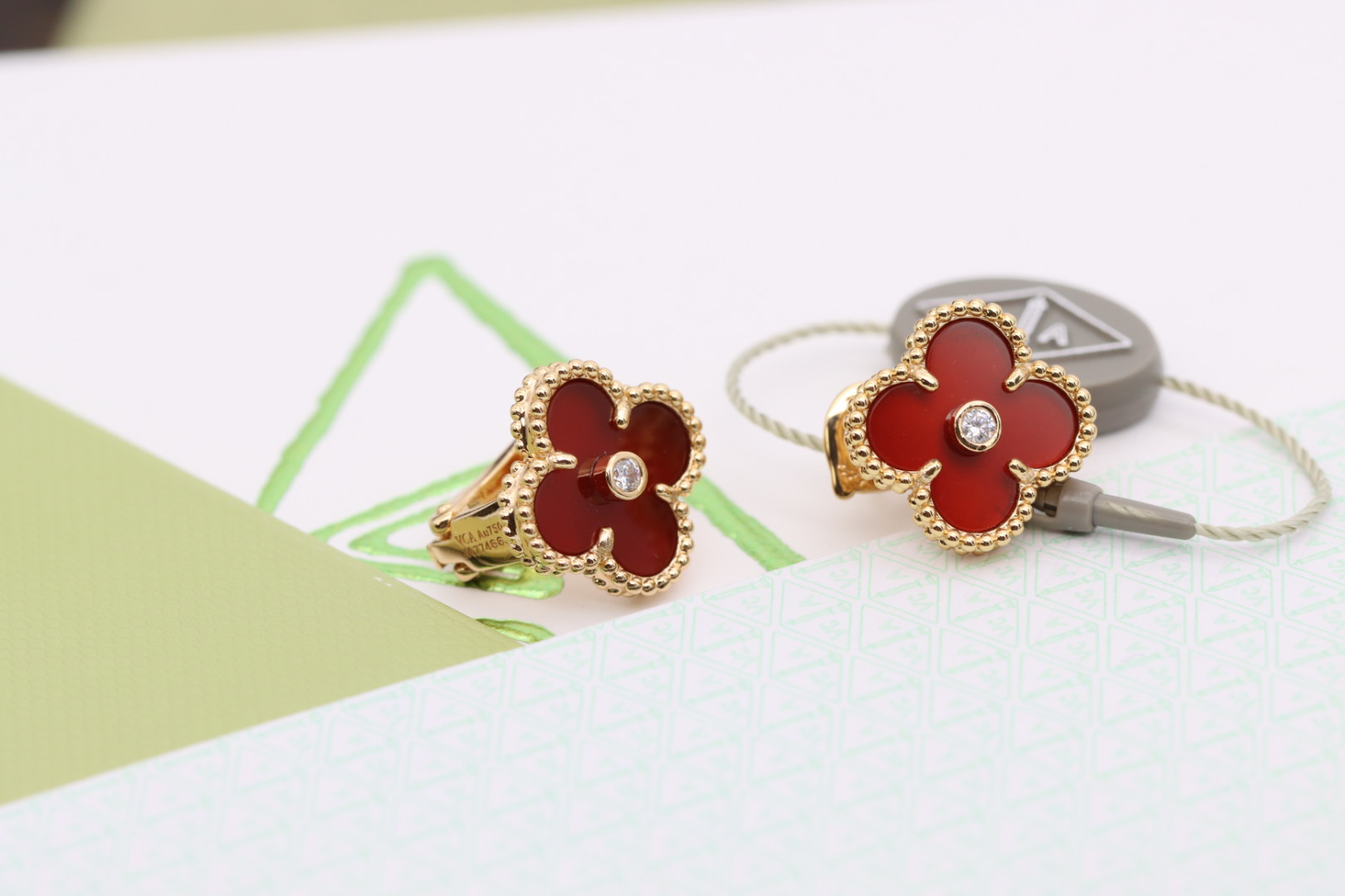 Van Cleef & Arpels earring-9