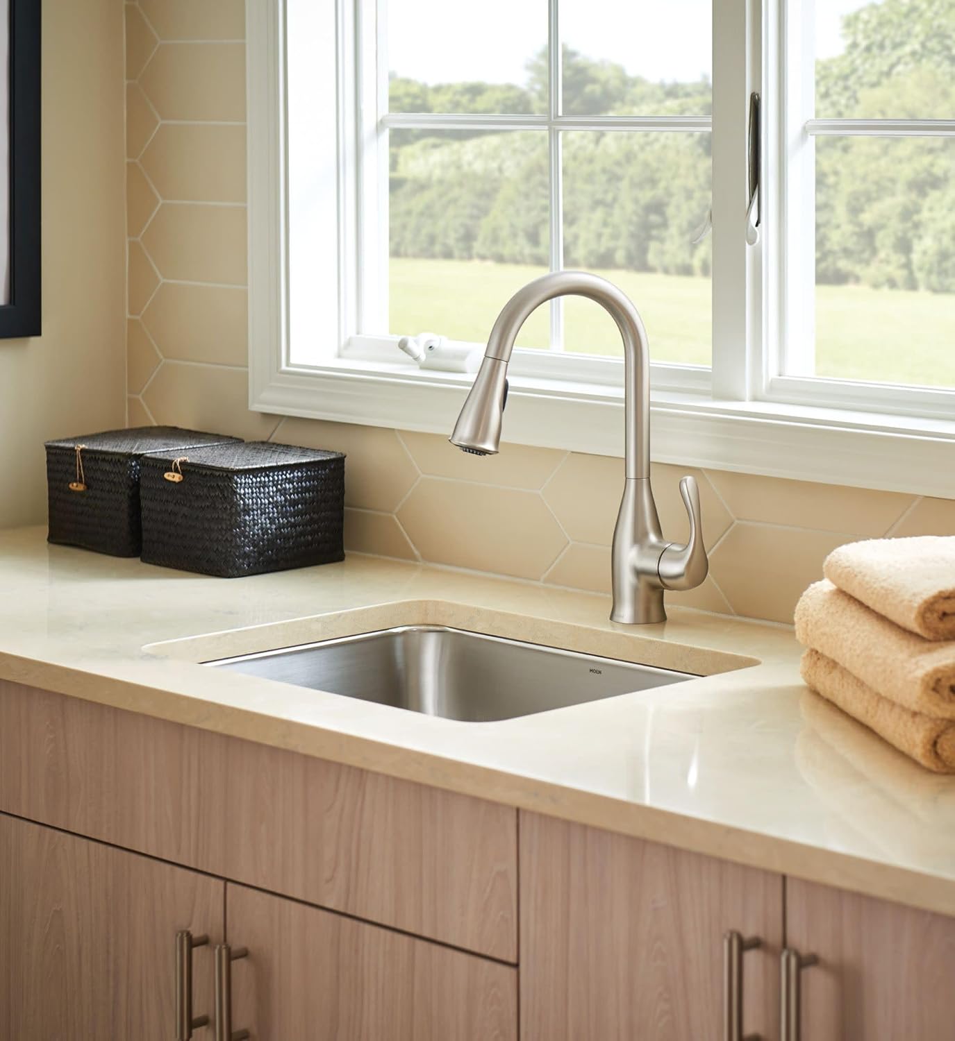 Moen Kaden Spot Resist Stainless One-Handle Transitional Kitchen Pulldown Faucet with Reflex and Power Clean Spray Technology, 87966SRS