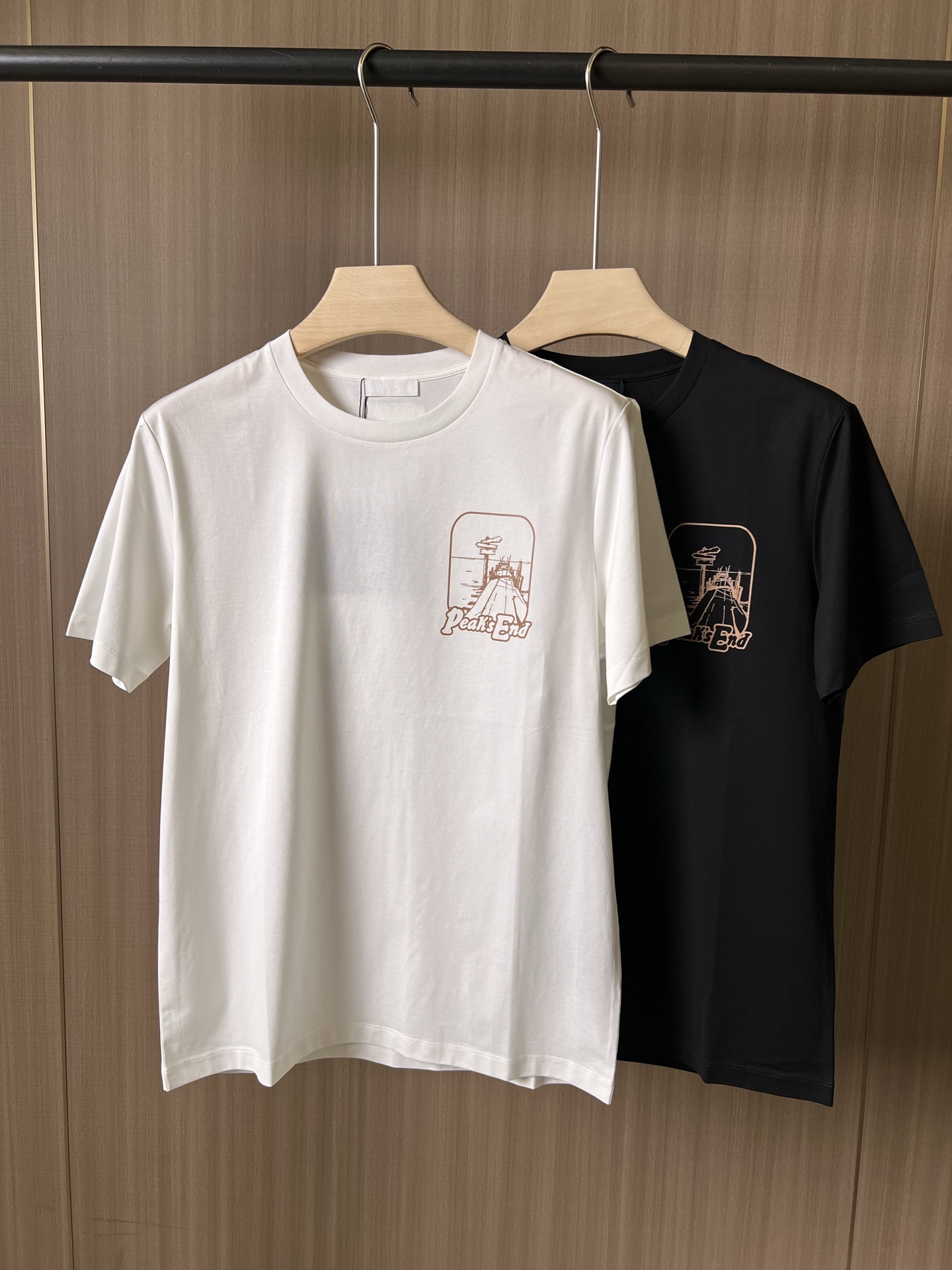 Gucci Clothing-210