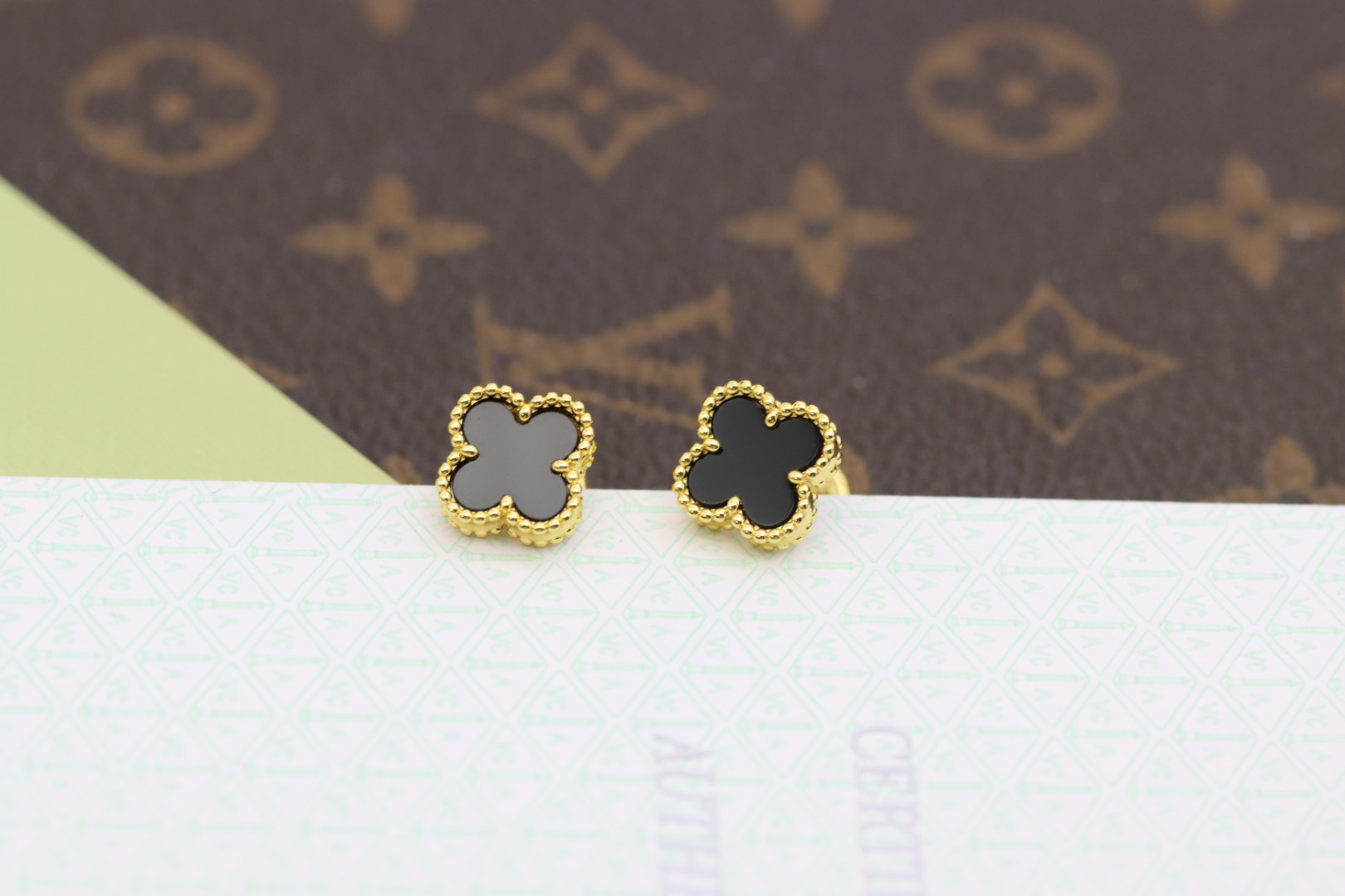 Van Cleef & Arpels earring-23