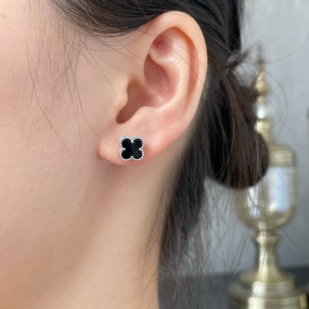 Van Cleef & Arpels earring-53