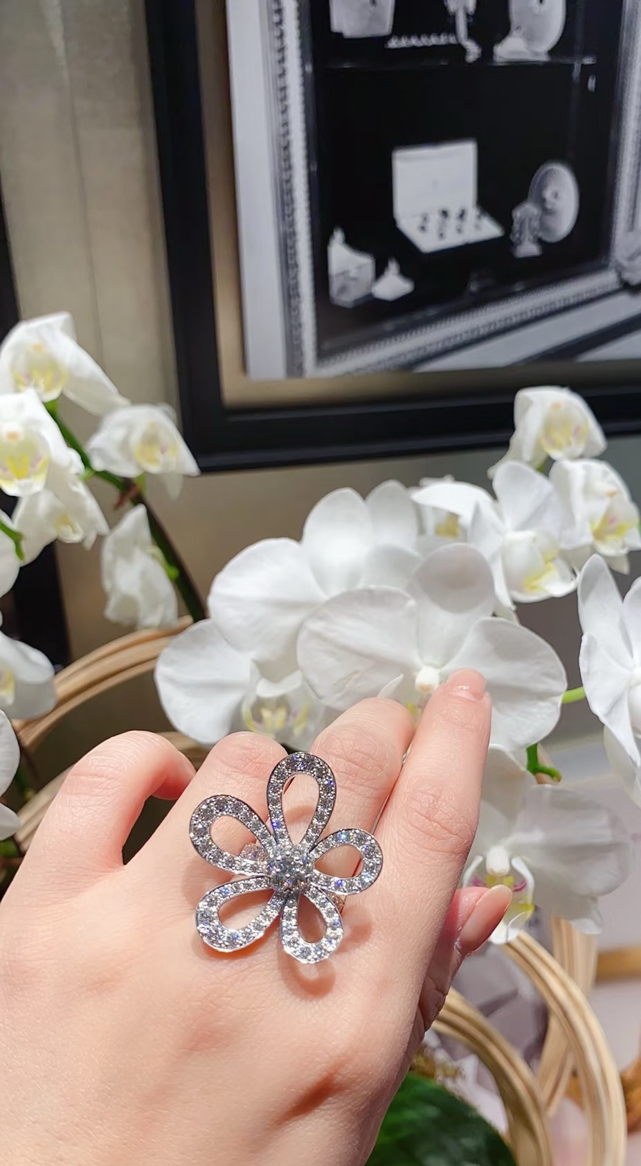 Van Cleef & Arpels ring-101