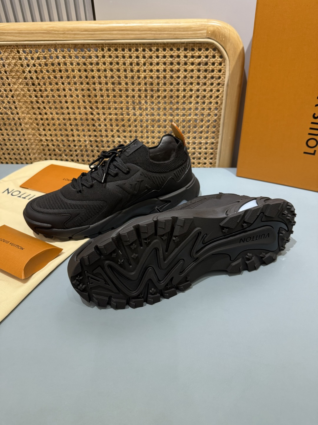Lv Sneakers-173