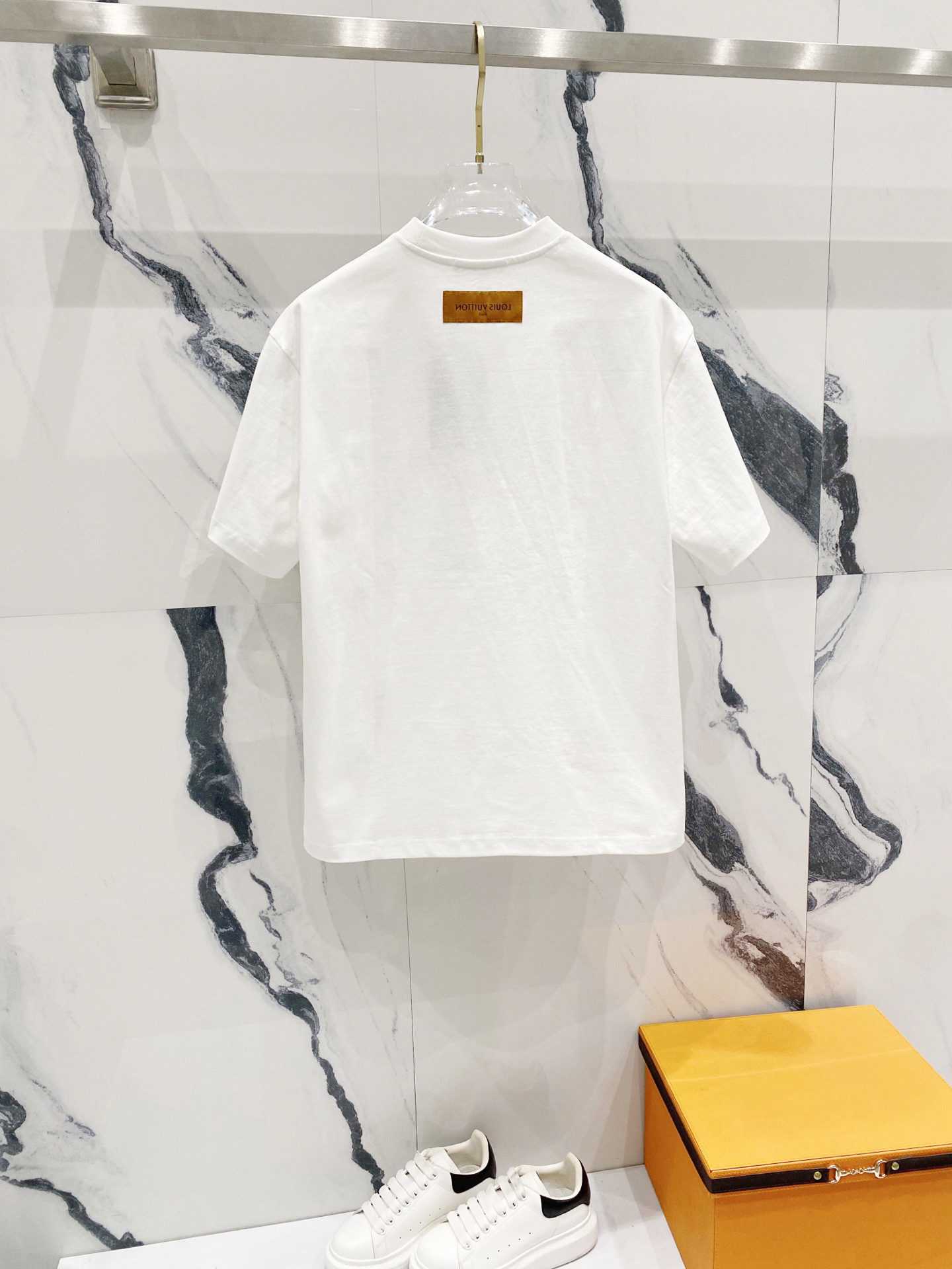 LV clothing-155