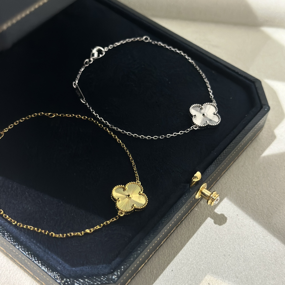 Van Cleef & Arpels Bracelet-29