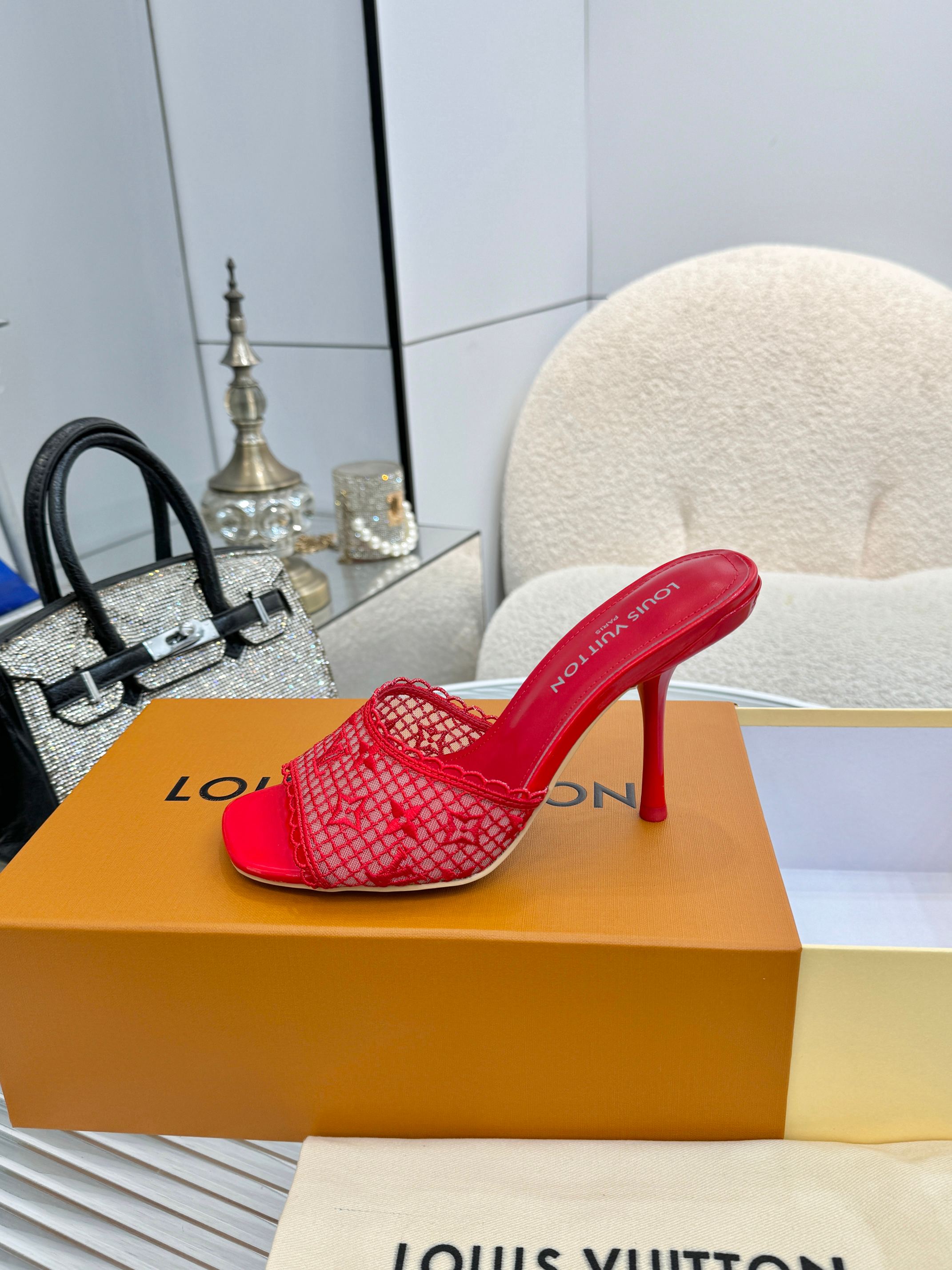LV Summer footwear