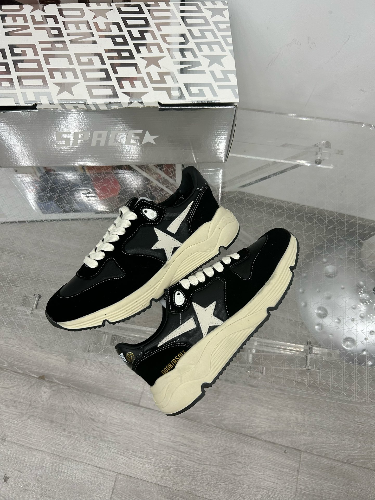 Golden Goose Sneakers-84