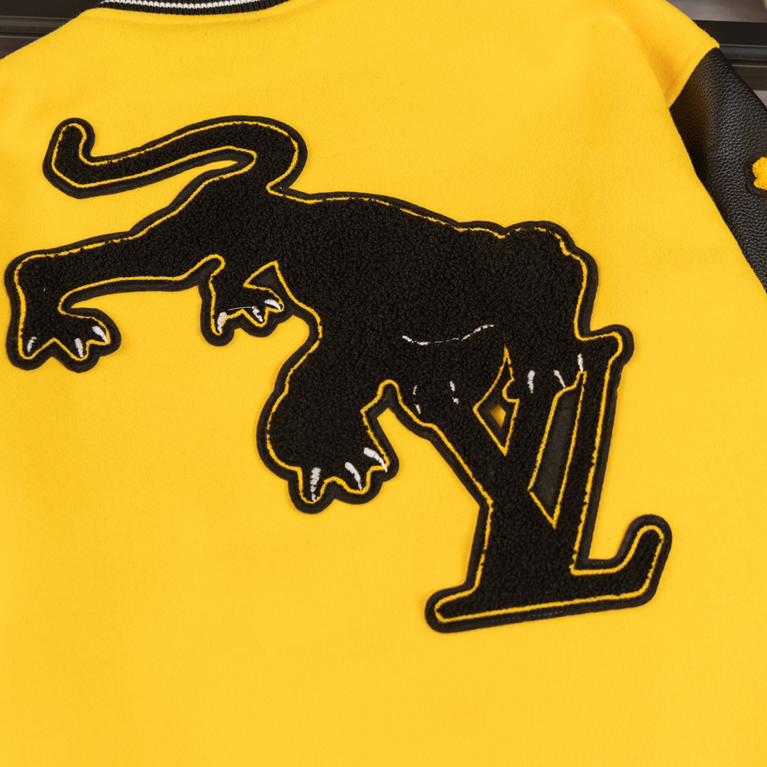 LV Clothing-318